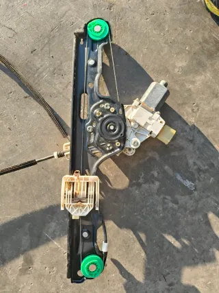 Elevalunas Delantero Izquierdo BMW Serie 1 E81 E87