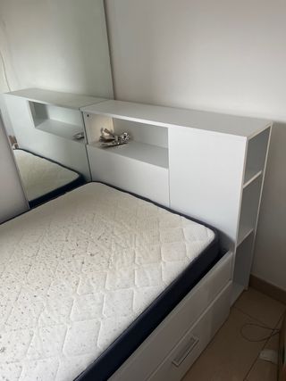 Somier blanco con colchón opcional