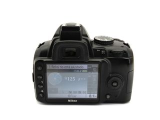 E1801016-1 Cámara Nikon D3000 + Cargador MH-23