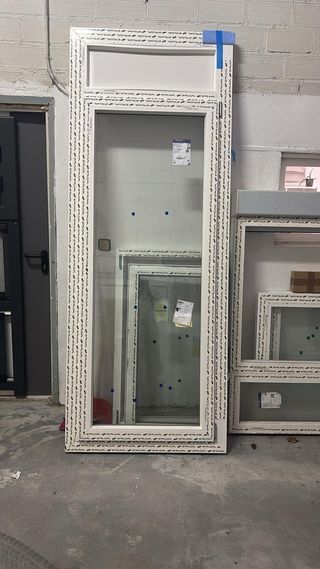 Balconera PVC Blanco con Registro Persiana