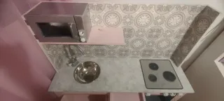 Cocinita de madera hecha a mano