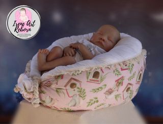 Cojín para reborn casitas de pajaritos rosas T.L