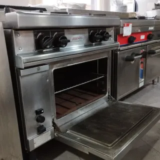 Cocina 4 fuegos con horno MACFRIN
