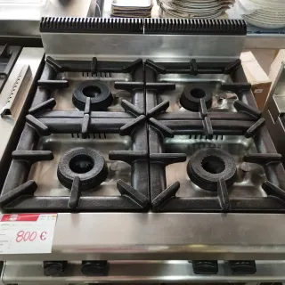 Cocina 4 fuegos con horno MACFRIN