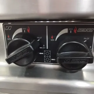 Cocina 4 fuegos con horno MACFRIN