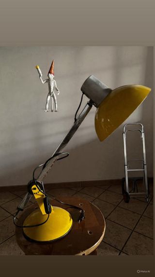 Lampada da tavolo vintage gialla