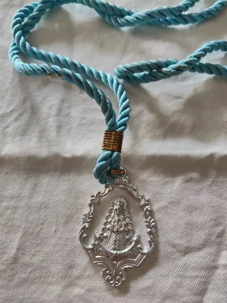 Medalla Virgen del Rocío azul y plata