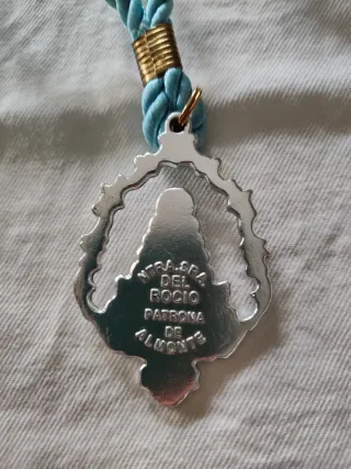 Medalla Virgen del Rocío azul y plata