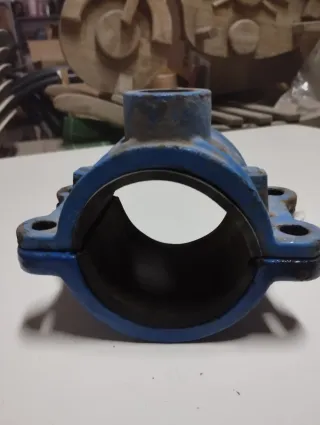Abrazadera para acometida de agua