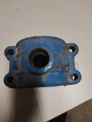 Abrazadera para acometida de agua