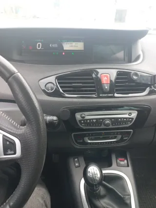 Renault Grand Scenic 2012