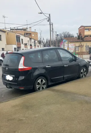 Renault Grand Scenic 2012