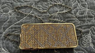 Bolso de fiesta dorado y plateado