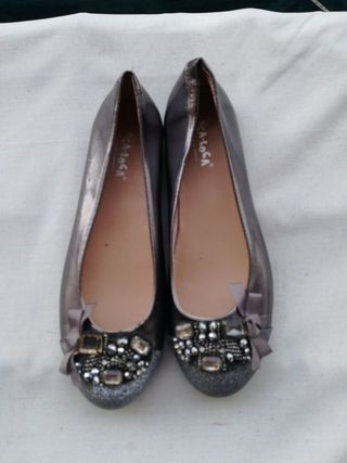 Bailarinas grises y plateadas con pedrería