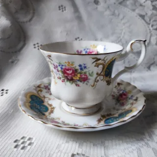 Tazza da tè Royal Albert Berkeley 1 di 2