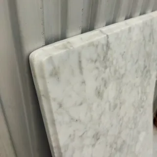 Tres piezas de mármol