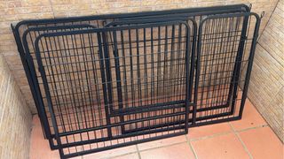 Parque para mascotas metálico negro