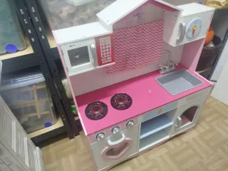 Cocinita de juguete para niña