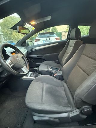 Opel Astra GTC 120cV