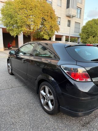 Opel Astra GTC 120cV