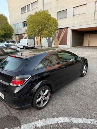 Opel Astra GTC 120cV