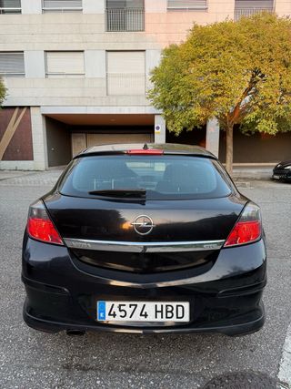 Opel Astra GTC 120cV