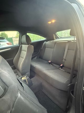 Opel Astra GTC 120cV