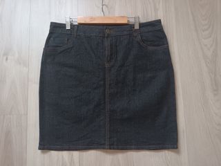 4 faldas cortas vaqueras. Negro y Denim T. 42 - 44