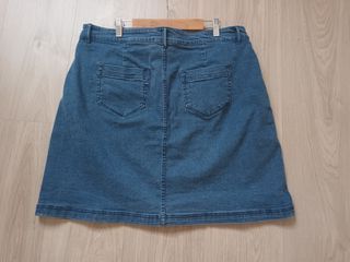 4 faldas cortas vaqueras. Negro y Denim T. 42 - 44