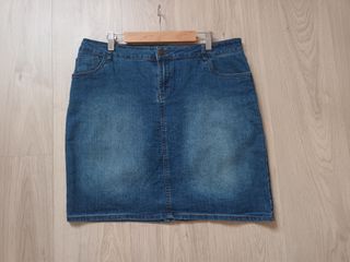 4 faldas cortas vaqueras. Negro y Denim T. 42 - 44