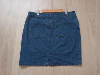 4 faldas cortas vaqueras. Negro y Denim T. 42 - 44