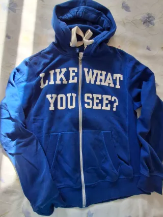 Sudadera con cremallera y capucha