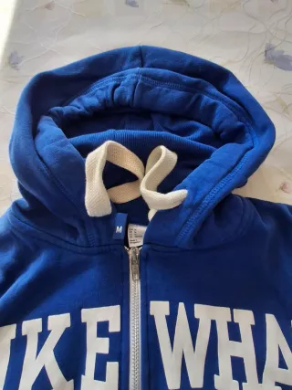 Sudadera con cremallera y capucha