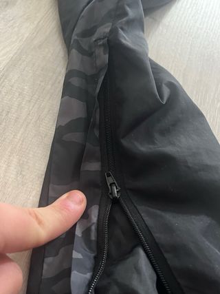 Conjunto deportivo Ellesse negro y gris