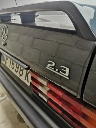 Mercedes-Benz Clase E 1988