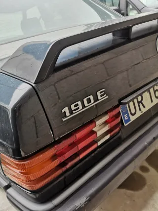 Mercedes-Benz Clase E 1988