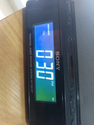 Sistema de audio SONY ICF-DS11iP (para reparar)