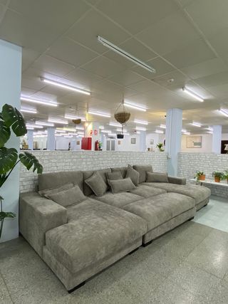 Sofá chaiselongue grande beige/gris