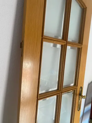 Puerta de madera maciza