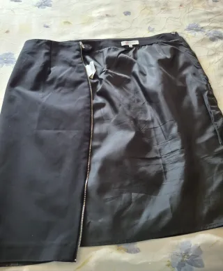 Falda negra cremallera Morgan