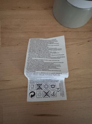 Caffettiera grigia e bianca