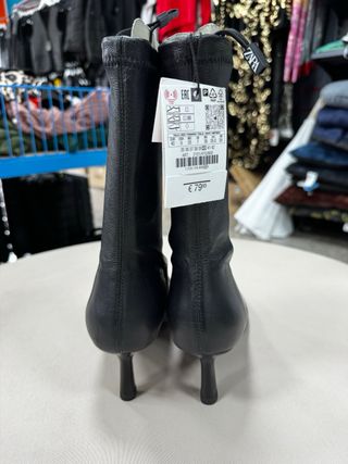 Botines negros Zara NUEVOS 40
