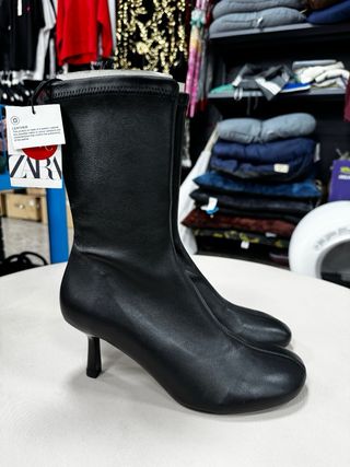 Botines negros Zara NUEVOS 40