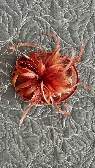 Tocado de plumas rosa palo