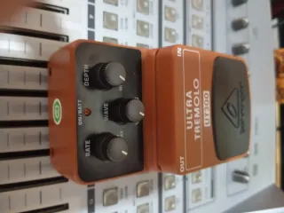 Behringer UT300 Ultra Tremolo Pedal