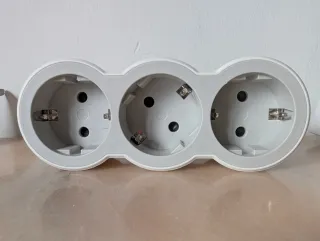 Regleta triple Legrand