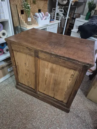 Escritorio antiguo de madera