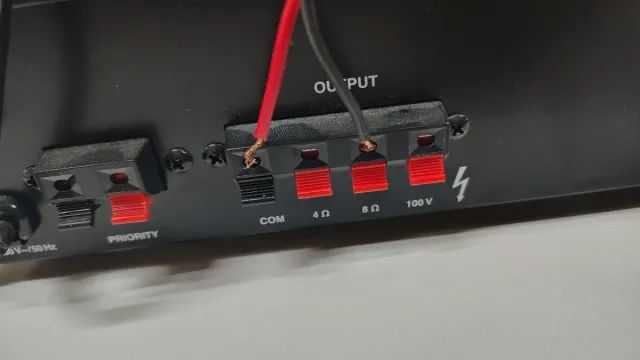 Amplificador Monacor PA-702 Negro