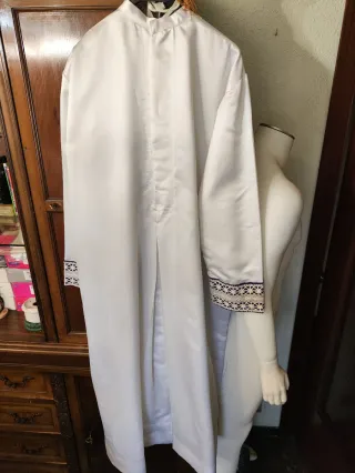 Traje Vesta Virgen d los Dolores capuchino Torrent