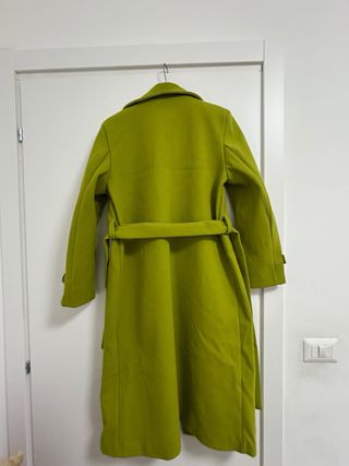 Cappotto verde acido lungo con cintura